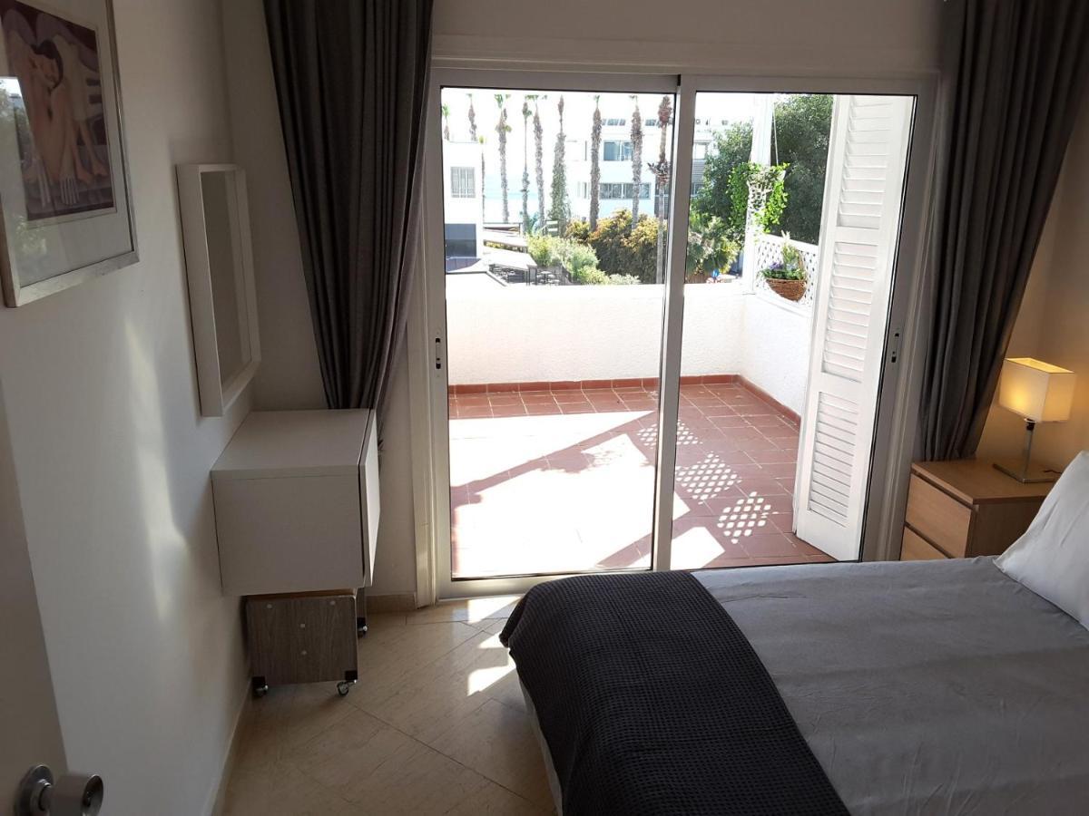 Ferienwohnung Blue Coast Semeli By The Sea Paphos Exterior foto